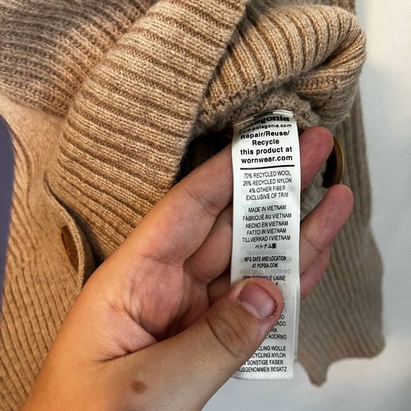 Patagonia Women's Recycled Wool-Blend Cardigan in El Cap Khaki Size L - Picture 6 of 9